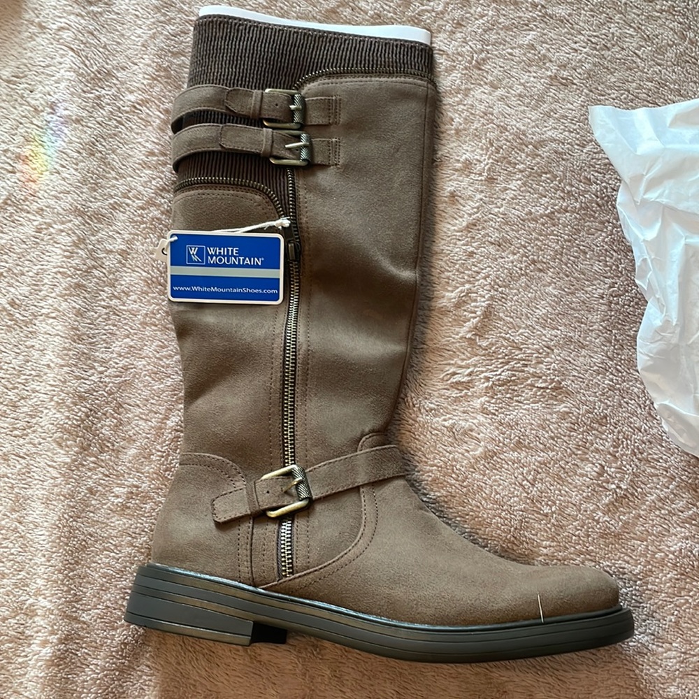 Women’s White Mountain Shoes brown boots.size10 NWT and box.